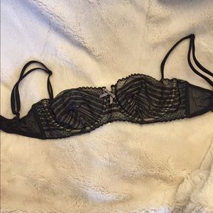 Victoria’s Secret Bra 32d